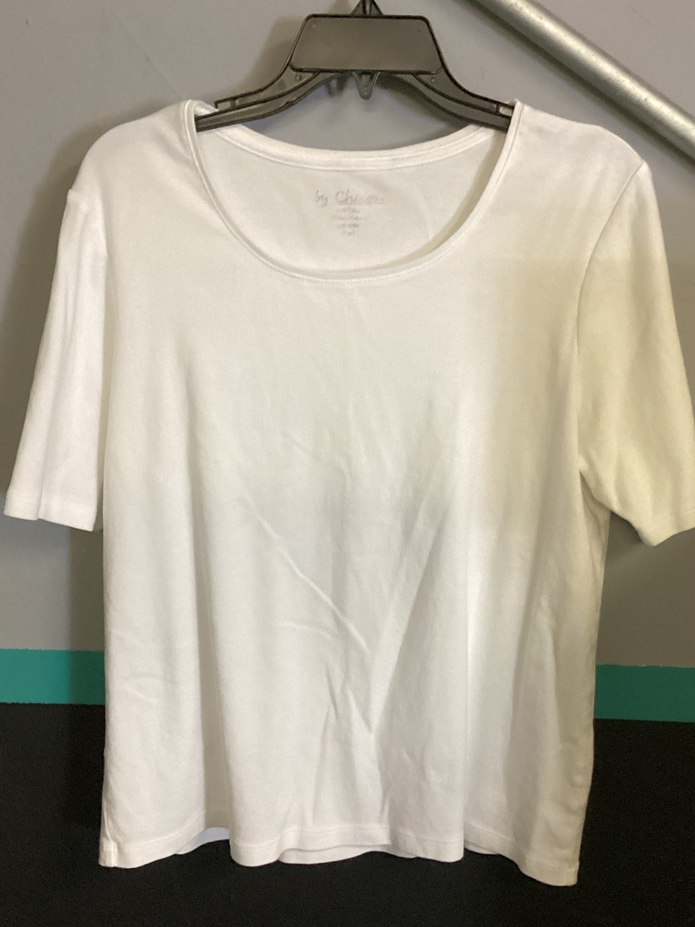 Chico's White Short Sleeve Scoop Neck Tee